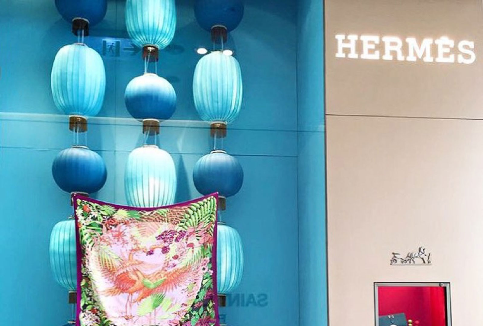 Hermés shopwindow display